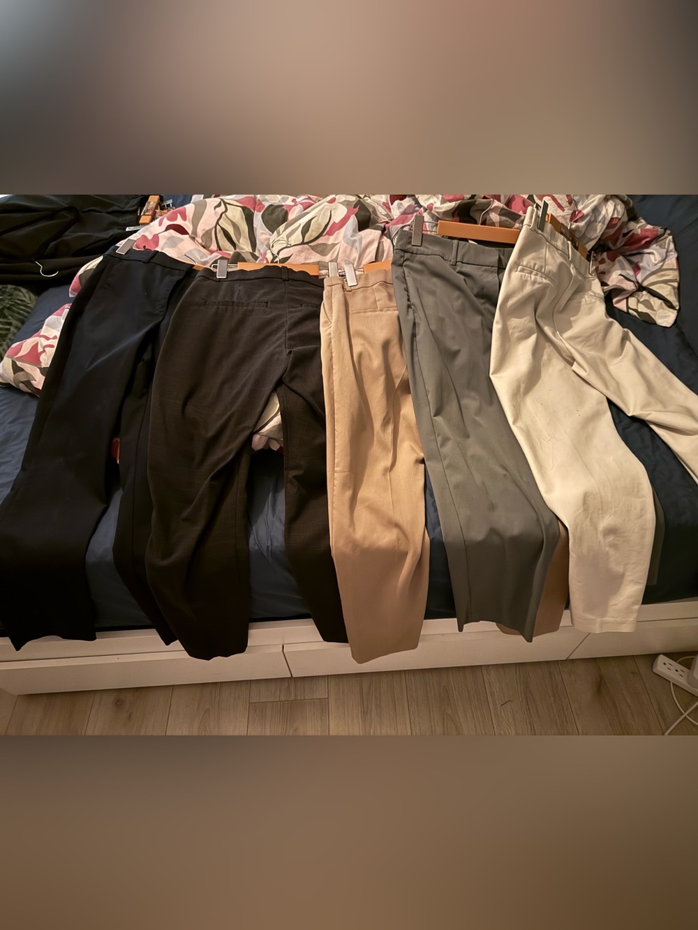 H&M Women’s Pants Lot (9) — Black, Beige, Gray, Ivory
